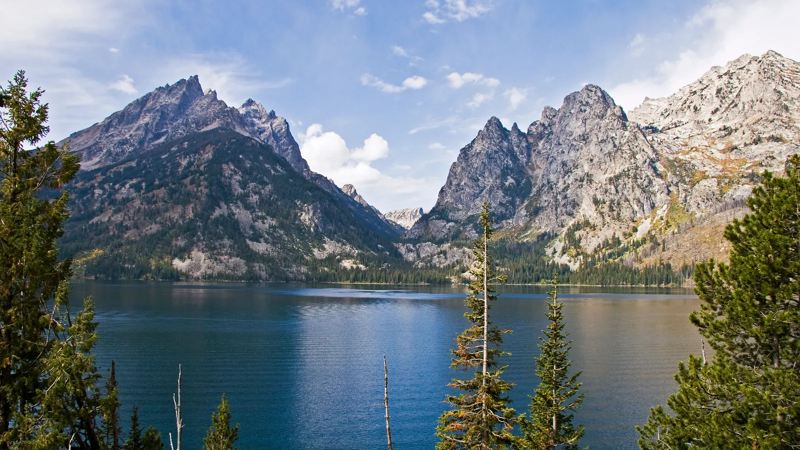 Jenny Lake with the peaks on either side of Cascade Canyon rising behind it